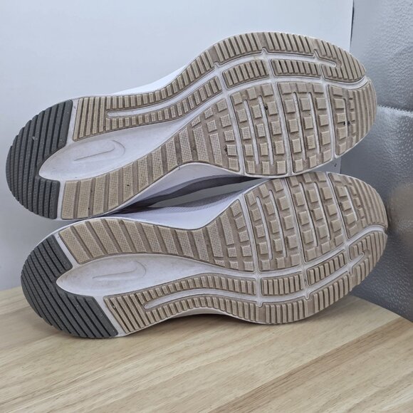 NIKE Quest 4 Premium Women's Size 7 Gray Pink Running Shoes Sneakers DA8723-002 - Picture 8 of 9